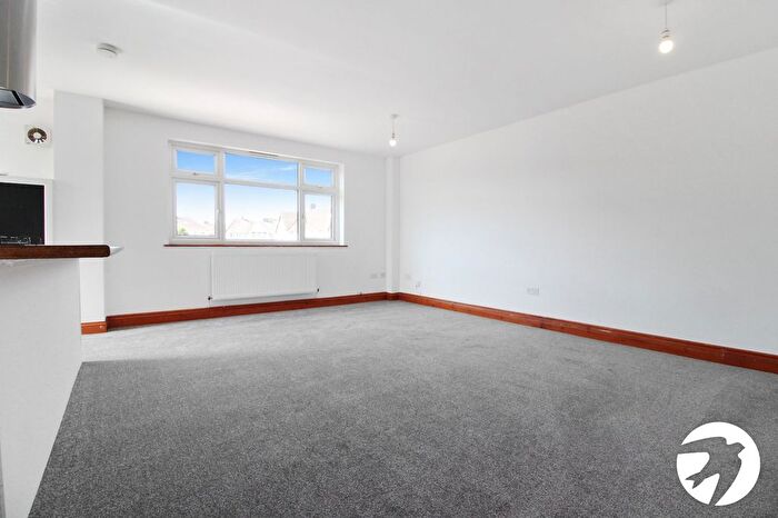 2 Bedroom Flat To Rent In Rochester Road, Gravesend, Kent, DA12