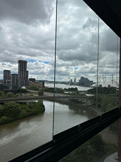 1 Bedroom Apartment To Rent In Avalon Point Silvocea Way, London, Essex, E14