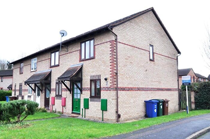2 Bedroom End Of Terrace House To Rent In Pine Close, Bicester, Oxfordshire, OX26
