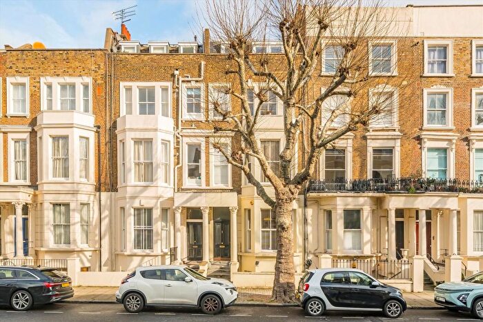 3 Bedroom Flat For Sale In Warwick Avenue, Maida Vale, W9