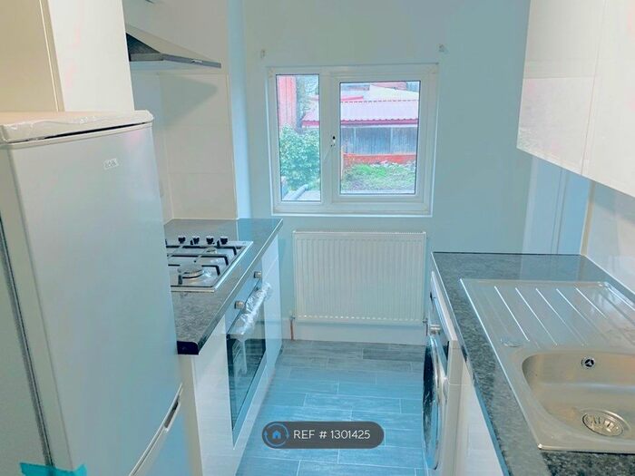 1 Bedroom Flat To Rent In Northfield Road, Reading RG1