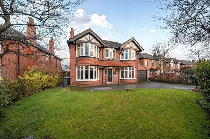 5 Bedroom Detached House For Sale In Sandhill Crescent, Leeds, LS17