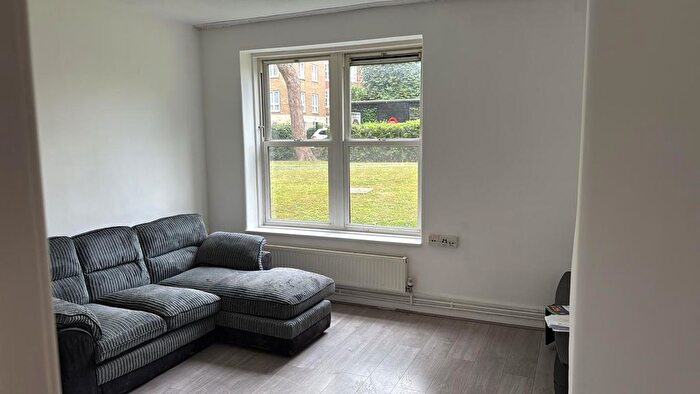 2 Bedroom Flat To Rent In Glendown House, Amhurst Road, Hackney, E8