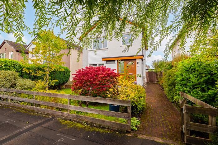 3 Bedroom Detached House For Sale In Crossmyloof Gardens, Shawlands, G41