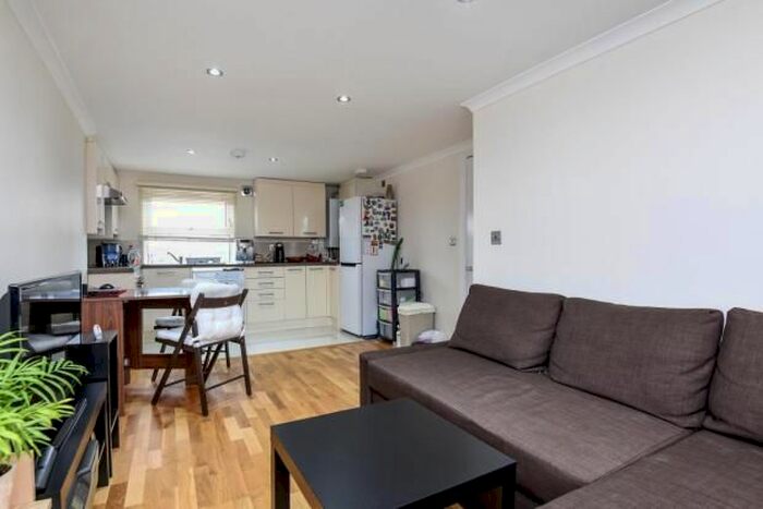 2 Bedroom Flat To Rent In Ilderton Road, Bermondsey, SE15