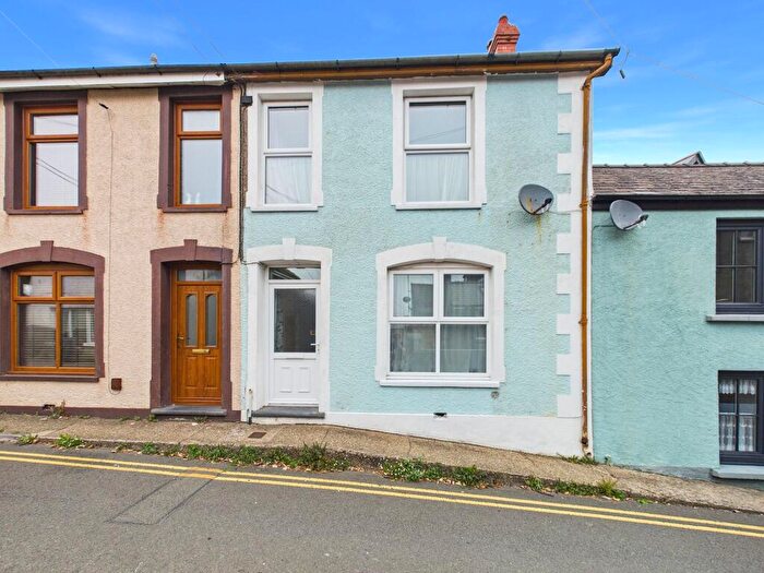 3 Bedroom Property To Rent In Ropewalk, Fishguard, SA65