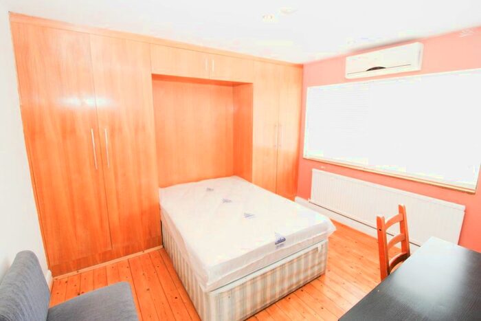 1 Bedroom Flat To Rent In St. Augustines Avenue, London, W5