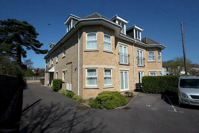 3 Bedroom Apartment To Rent In Harvey Road, Bournemouth, BH5