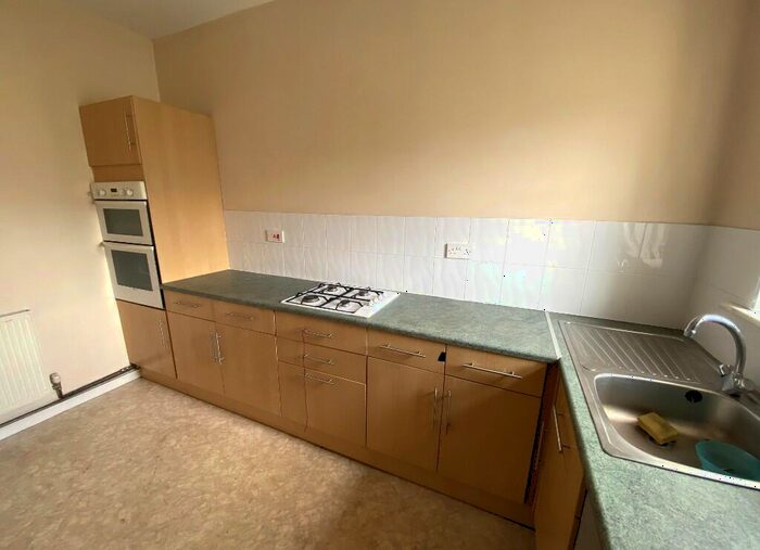 3 Bedroom Maisonette To Rent In Commercial Street, Maesteg, South Glamorgan, Bridgend (County Of), CF34