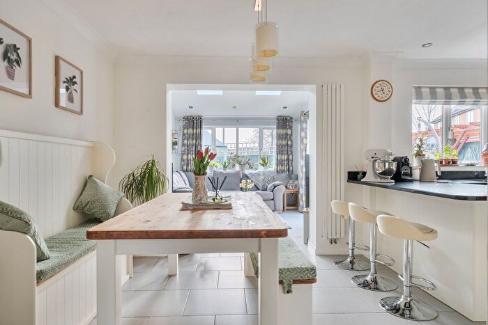 4 Bedroom Detached House For Sale In Cornflower Way, Melksham, SN12