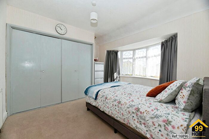 4 Bedroom End Of Terrace House For Sale In Marlow Drive, Sutton, United Kingdom, SM3