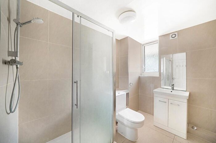 4 Bedroom Flat To Rent In New Place Square, Bermondsey, SE16