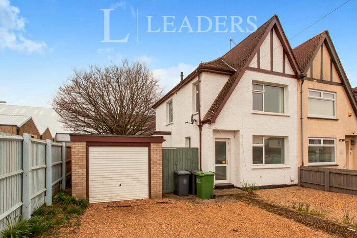 3 Bedroom Semi-Detached House To Rent In The Homing, Cambridge, CB5