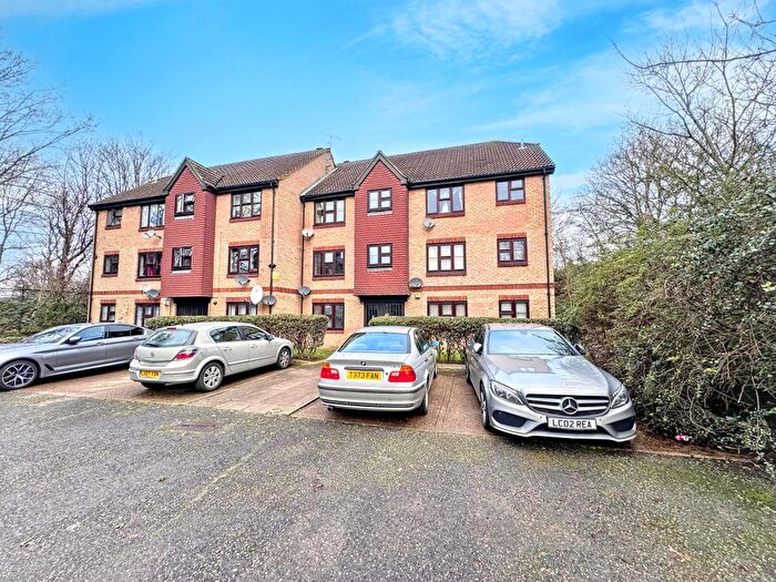 1 Bedroom Flat To Rent In Turnstone Close, Plaistow, E13