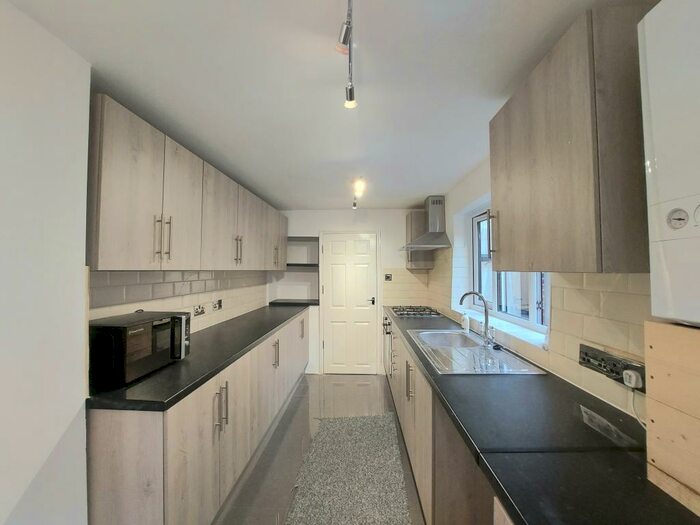 3 Bedroom House To Rent In Gosport Road, Walthamstow, E17