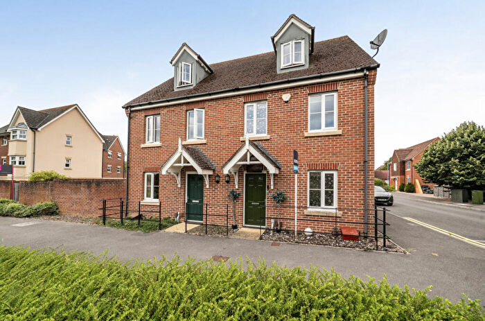 3 Bedroom Semi-Detached House For Sale In Merlin Way, Bracknell, Berkshire, RG12