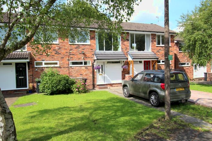 3 Bedroom Terraced House To Rent In West House Court, Macclesfield, Cheshire, SK10