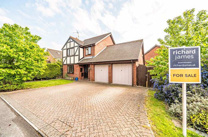 4 Bedroom Detached House For Sale In Bullfinch, Covingham, Swindon, SN3