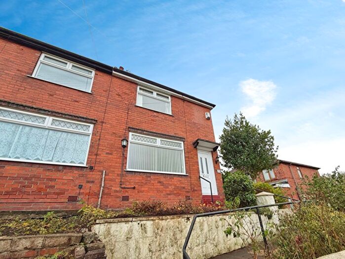 3 Bedroom Semi Detached House To Rent In Camoys Road, Stoke-On-Trent, Staffordshire, ST6