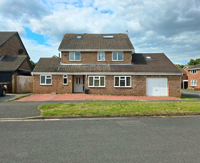 6 Bedroom Detached House To Rent In Cavendish Drive, Northampton, NN3