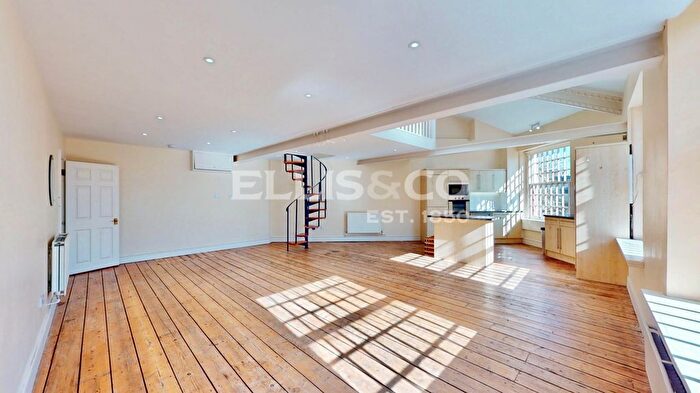 2 Bedroom Flat For Sale In West Park Road, Southall, UB2