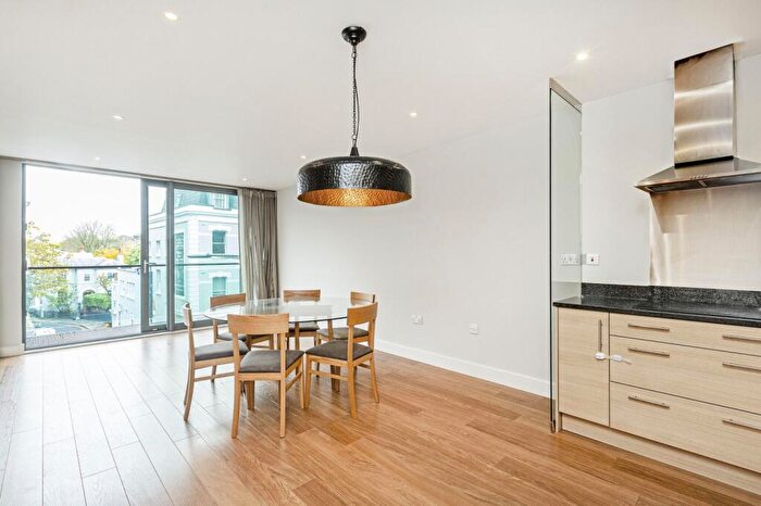 2 Bedroom Flat To Rent In Ellesmere Court, Fulham Road, SW10