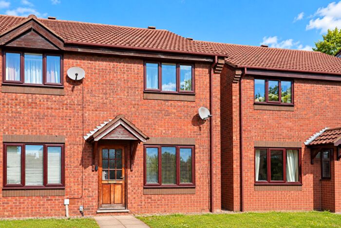 2 Bedroom End Of Terrace House For Sale In Baronson Gardens, Northampton, NN1