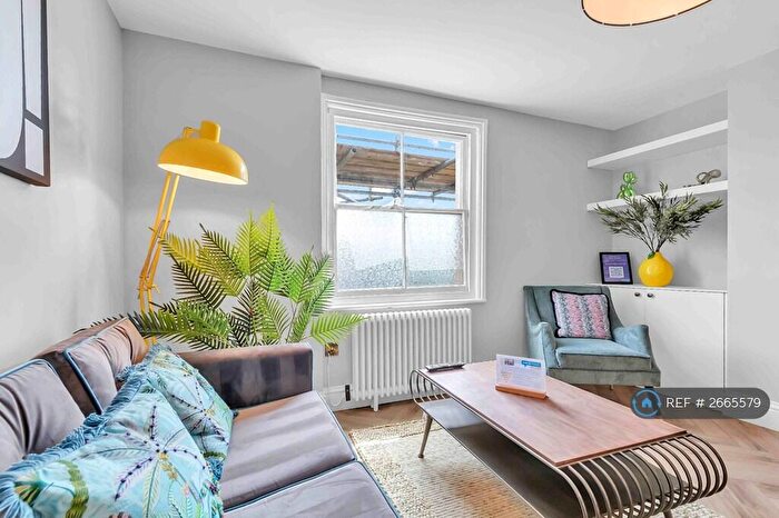 2 Bedroom Flat To Rent In Brunswick Place, Hove, BN3