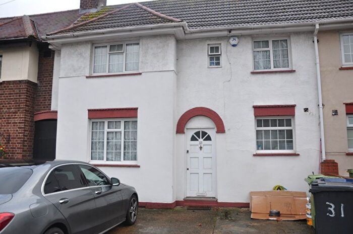 3 Bedroom Terraced House To Rent In Durdans Road, Southall, UB1