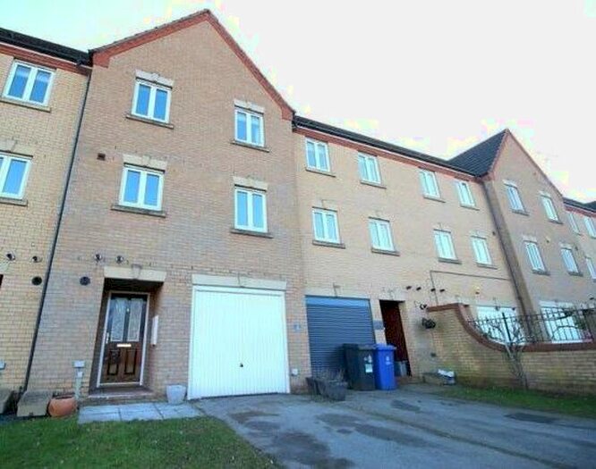 4 Bedroom Property To Rent In Brook View, Grange Park, Northampton, NN4