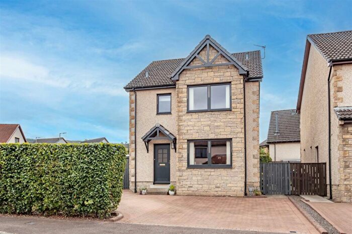 3 Bedroom Detached House For Sale In Sutherland Crescent, Abernethy, Perth, PH2