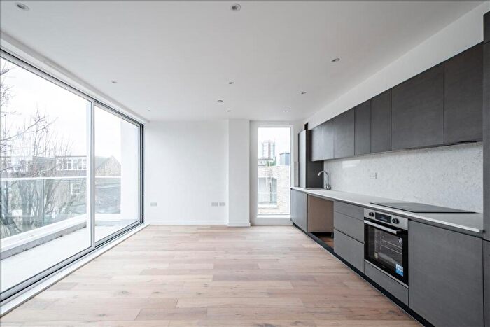 1 Bedroom Apartment To Rent In Powell Road, Lower Clapton, E5