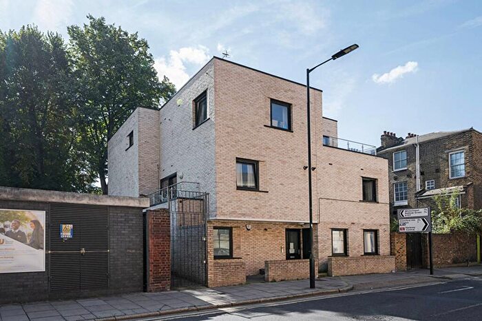 1 Bedroom Flat To Rent In Paragon Road, Hackney, London, E9