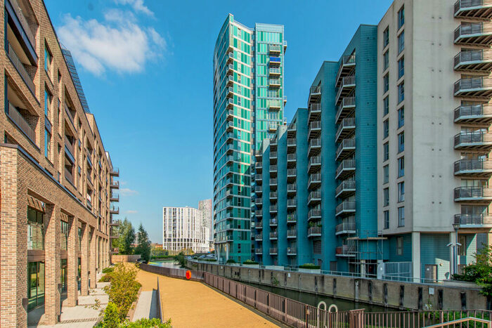 1 Bedroom Apartment To Rent In High Street, London, E15