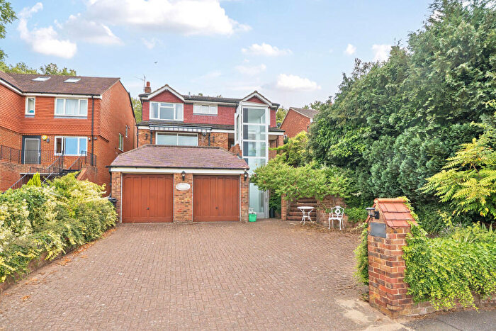 4 Bedroom Detached House For Sale In Rushmore Hill, Orpington, BR6