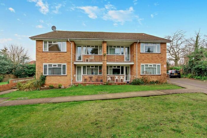 2 Bedroom Flat To Rent In Eastbury Avenue, Northwood, HA6