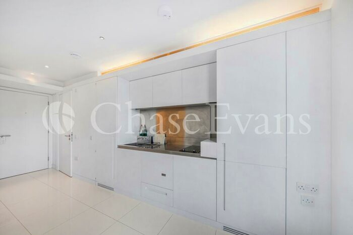Flat To Rent In Pan Peninsula, Pan Peninsula Square, Canary Wharf, London, E14