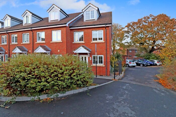 3 Bedroom Semi-Detached House To Rent In Hindmarch Crescent, Hedge End, Southampton SO30