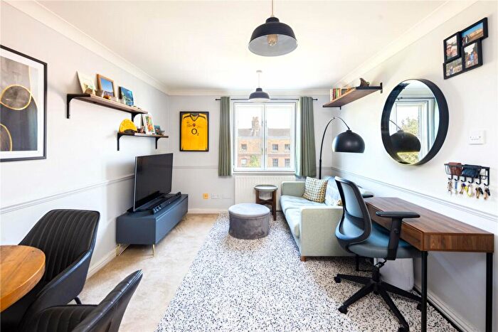 1 Bedroom Flat For Sale In Mile End Road, Stepney, London, E1