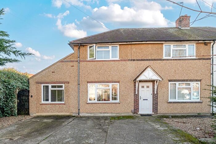 4 Bedroom Semi Detached House For Sale In Kinross Drive, Sunbury On Thames, TW16