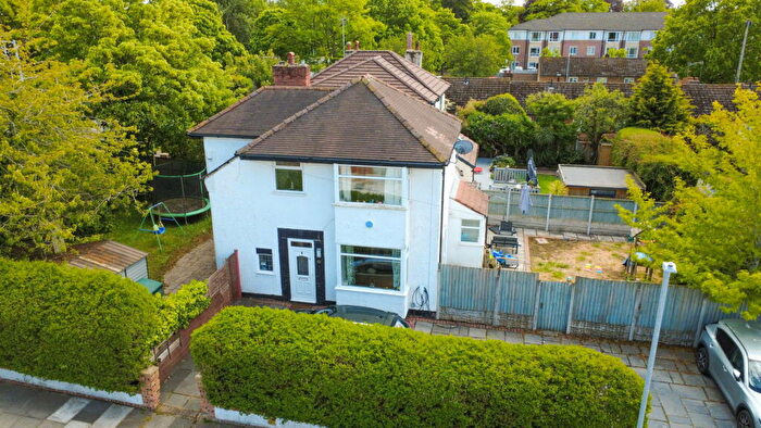 3 Bedroom Detached House For Sale In Cambridge Road, Bromborough, Wirral, CH62