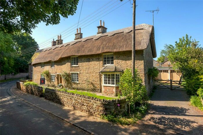 4 Bedroom Detached House For Sale In Harrowden Road, Orlingbury, Kettering, NN14