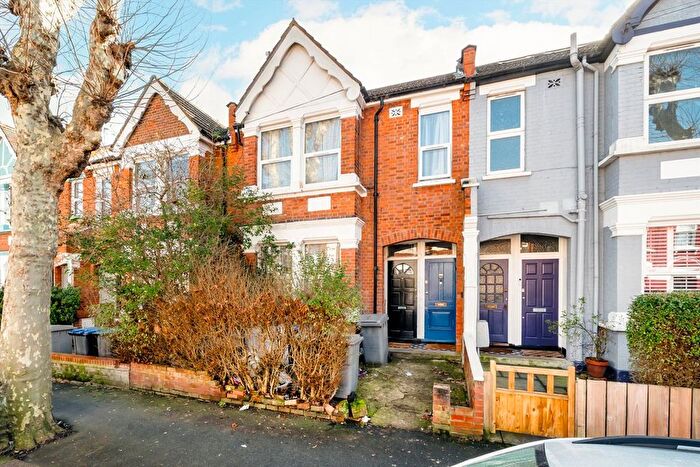 2 Bedroom Flat For Sale In St. Marys Road, Harlesden, NW10