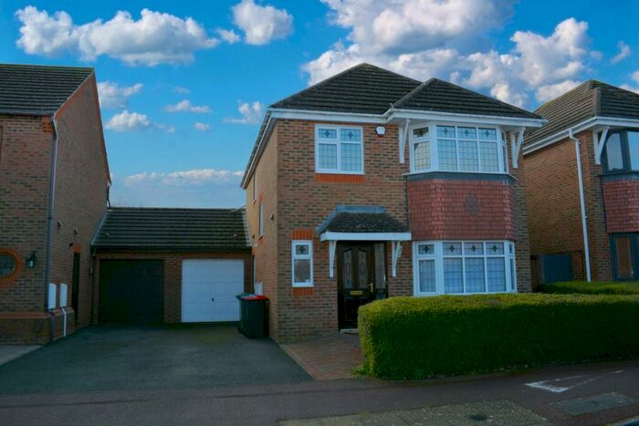 4 Bedroom Detached House To Rent In Wiltshire Way, Bletchley, Milton Keynes, MK3