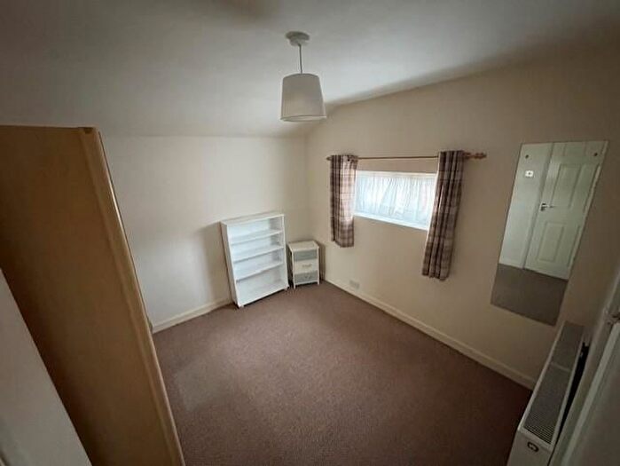 1 Bedroom Flat To Rent In Flat, A Princes Avenue, HU5