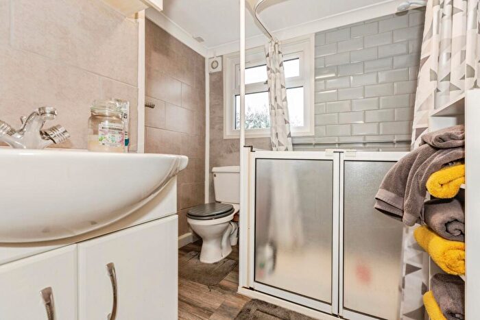 2 Bedroom Detached House For Sale In Oak Drive, Woodland Park, Waunarlwydd, Swansea, SA5