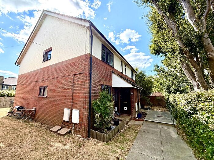 1 Bedroom Maisonette For Sale In Melford Close, Chessington, Surrey., KT9