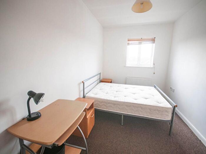 3 Bedroom Flat For Sale In Mosquito Way, Hatfield, Hertfordshire, AL10