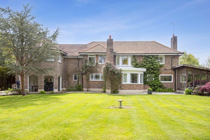 6 Bedroom House To Rent In Sandridge Lane Haywards Heath, RH16