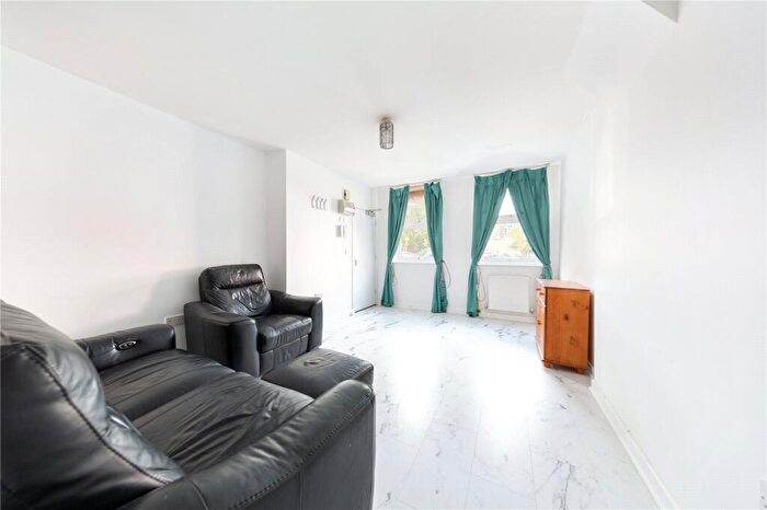 2 Bedroom Flat To Rent In Portree Street, Poplar, London, E14